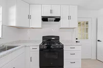 909 15th Street, Grand Prairie, TX 75050 - Photo 9