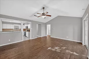 1121 Greendale Dr, Bedford, TX 76022 - Photo 5