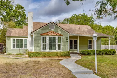 303 Harbin Avenue, Waxahachie, TX 75165 - Photo 3