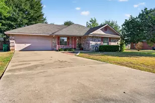 711 Plum St, Joshua, TX 76058 - Photo 3