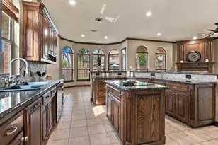 7921 Shady Oaks Dr, North Richland Hills, TX 76182 - Photo 13