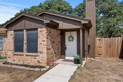 811 Woodland Court, Kennedale, TX 76060 - Photo 11