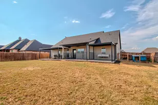 512 Austin St, Callisburg, TX 76240 - Photo 21