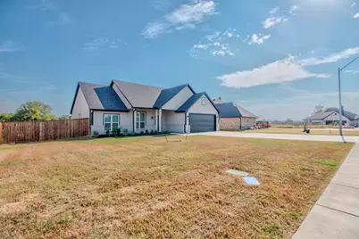 512 Austin Street, Callisburg, TX 76240 - Photo 3