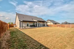 512 Austin St, Callisburg, TX 76240 - Photo 23