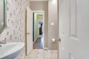 427 Shenandoah Dr, Burleson, TX 76028 - Photo 33