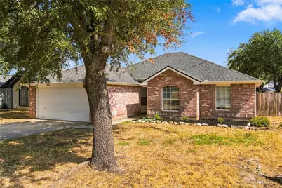 1024 Hiawatha Court, Saginaw, TX 76131 - Photo 3