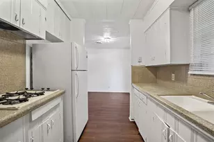 711 N Carroll Blvd, Denton, TX 76201 - Photo 5