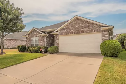 6833 Bluff View Drive, Watauga, TX 76137 - Photo 3