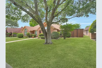 1304 Carriage Creek Drive, DeSoto, TX 75115 - Photo 5