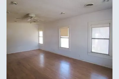 413 S Avenue G, Clifton, TX 76634 - Photo 3