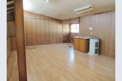 413 S Avenue G, Clifton, TX 76634 - Photo 17