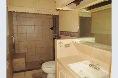 413 S Avenue G, Clifton, TX 76634 - Photo 9