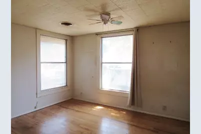 413 S Avenue G, Clifton, TX 76634 - Photo 7