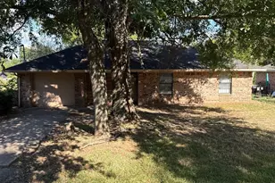 402 N Richardson St, Grand Saline, TX 75140 - Photo 1