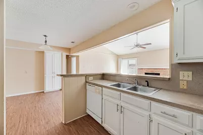 4724 Berridge Lane, Dallas, TX 75227 - Photo 15