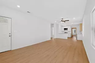 3827 Myrtle St, Dallas, TX 75215 - Photo 9
