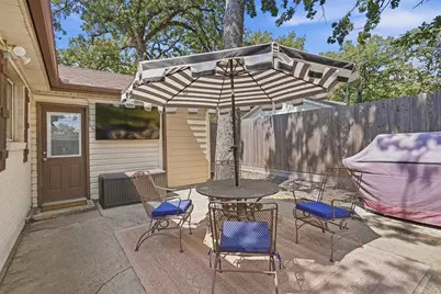 712 Thersa Drive, River Oaks, TX 76114 - Photo 27