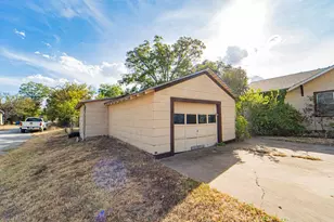 901 W Hullum St, Breckenridge, TX 76424 - Photo 5