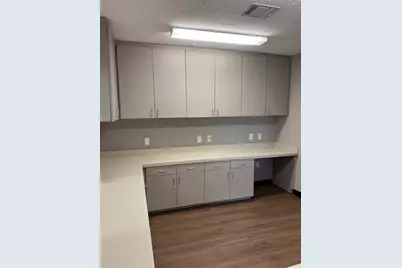 1910 W Henderson Street, Cleburne, TX 76033 - Photo 5