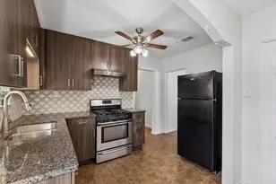627 Hartsdale Dr, Dallas, TX 75211 - Photo 13