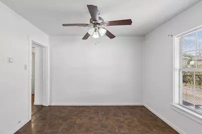 627 Hartsdale Drive, Dallas, TX 75211 - Photo 27