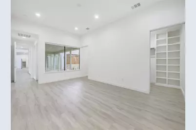 2326 Vagas Avenue, Dallas, TX 75219 - Photo 9