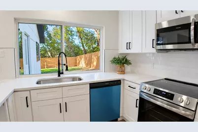2417 Via Barcelona, Carrollton, TX 75006 - Photo 7