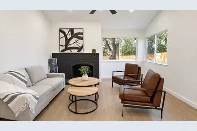 2417 Via Barcelona, Carrollton, TX 75006 - Photo 5