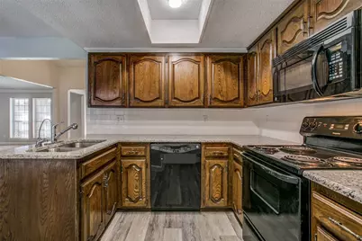 1013 Carriagehouse Lane, Garland, TX 75040 - Photo 13