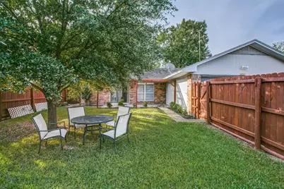 1013 Carriagehouse Lane, Garland, TX 75040 - Photo 25