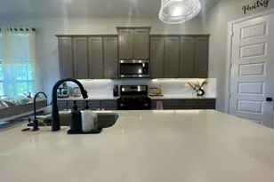 2924 Spirit Woods Ln, Arlington, TX 76001 - Photo 19