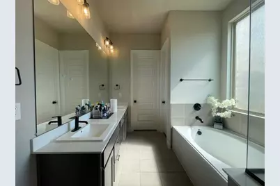 2924 Spirit Woods Lane, Arlington, TX 76001 - Photo 11