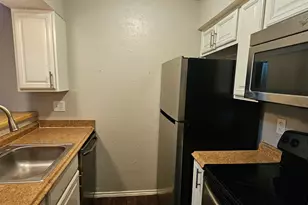 9520 Royal Ln, Dallas, TX 75243 - Photo 5