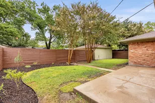 10215 Vinemont St, Dallas, TX 75218 - Photo 31