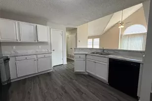 4307 Scarsdale Ln, Dallas, TX 75227 - Photo 11