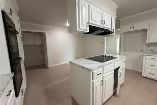 6203 Circo Dr, De Cordova, TX 76049 - Photo 9