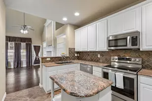4145 Cobblestone Dr, Carrollton, TX 75007 - Photo 13