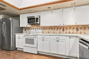 1813 Dodge Trail, Grand Prairie, TX 75052 - Photo 7