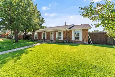 1813 Dodge Trail, Grand Prairie, TX 75052 - Photo 3