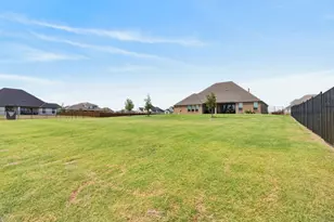 134 Hollingsworth Ln, Glenn Heights, TX 75154 - Photo 3