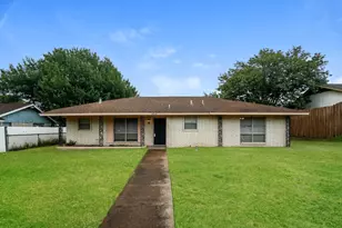 3426 Hacienda Dr, Dallas, TX 75233 - Photo 1