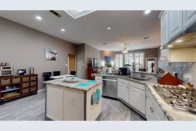 5829 Echo Bluff Drive, Haltom City, TX 76137 - Photo 9