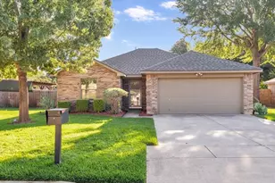 2721 Carten St, Fort Worth, TX 76112 - Photo 3