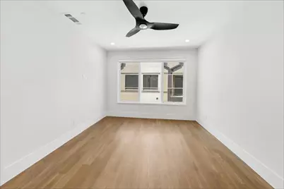 408 Rayner Avenue, Fort Worth, TX 76111 - Photo 9
