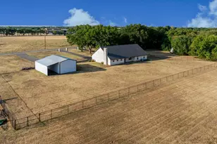 1209 Maple St, Honey Grove, TX 75446 - Photo 37