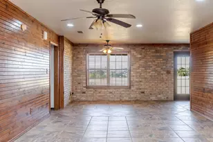 1209 Maple St, Honey Grove, TX 75446 - Photo 9