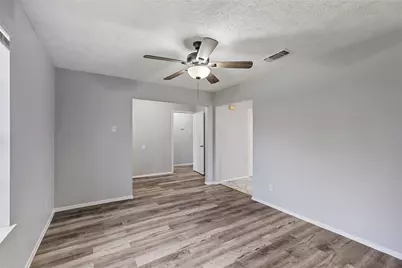 66 W Mountain Creek Drive, Grand Prairie, TX 75052 - Photo 13