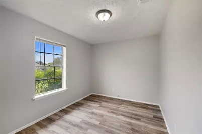 66 W Mountain Creek Drive, Grand Prairie, TX 75052 - Photo 11
