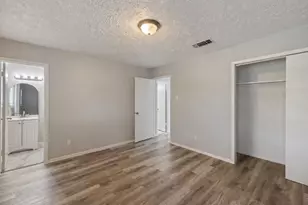 66 W Mountain Creek Dr, Grand Prairie, TX 75052 - Photo 7